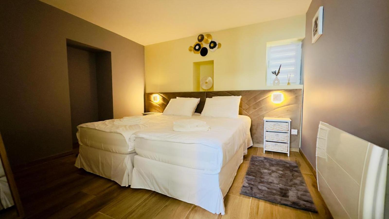 Appartement Cosy A Réminiac Exteriör bild